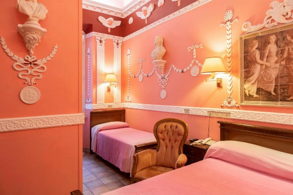 Hotel Barrett image 6