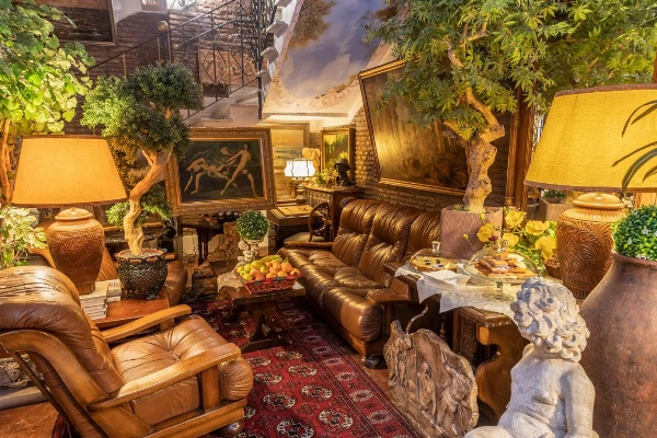 Hotel Barrett image 7